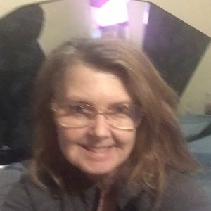 Meet your Posher, Dee